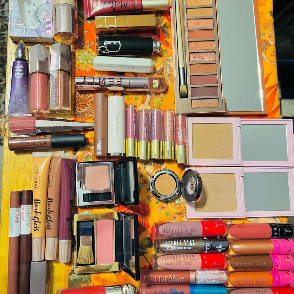 Make up bundle - Picture 3 of 9